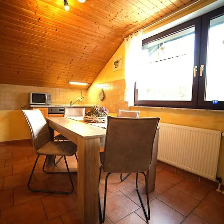 4 Personen Im Wald Mit Kamin, 84m², 3 *