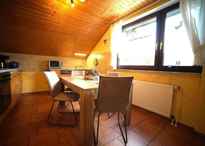4 Personen Im Wald Mit Kamin, 84m², 3 *